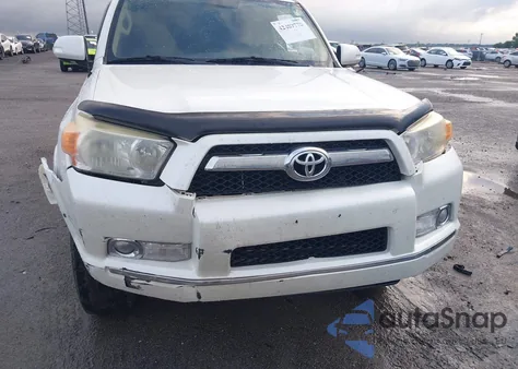 2011 Toyota 4Runner Sr5 V6 z USA, uszkodzony, nr VIN JTEZU5JR6B5022642